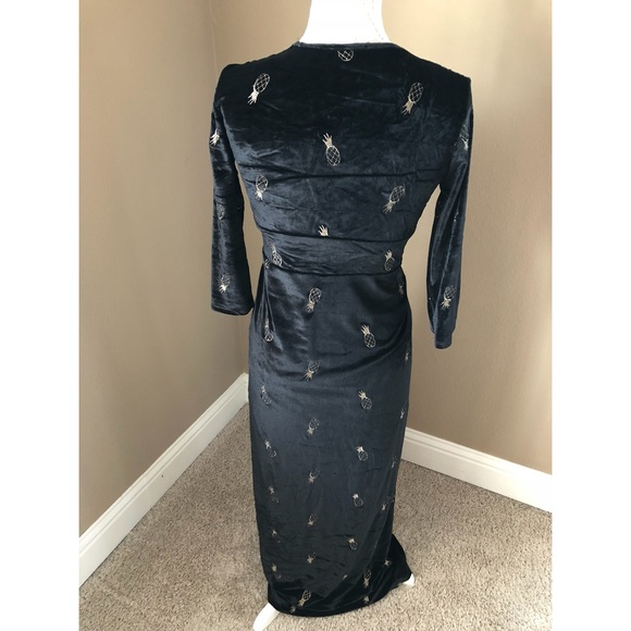 Twist Front Pineapple Print Velvet maxi dress - Picture 5 of 6